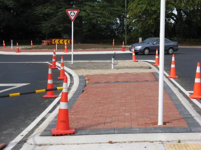 32. Median- Hamilton Rd. Cambridge Tree Trust